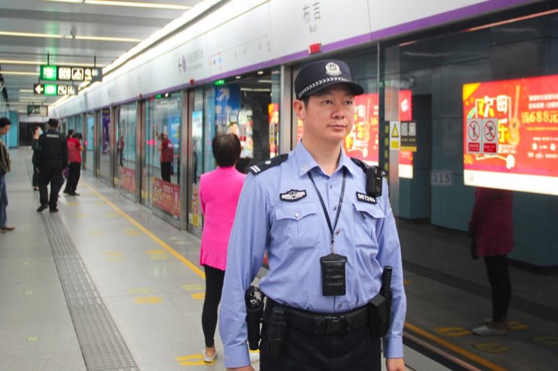 曾振南：警务工作要手勤腿勤眼勤