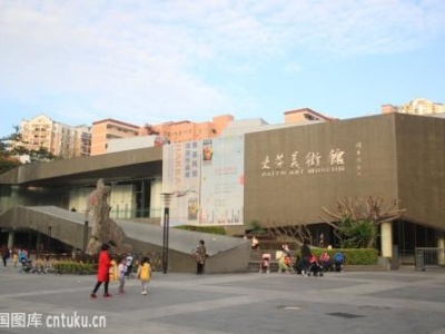 深圳优秀美术家推广工程作品展在大芬美术馆开幕