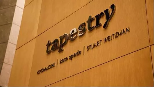 “金拱门”算什么？这个品牌现在改名叫“挂毯”了...