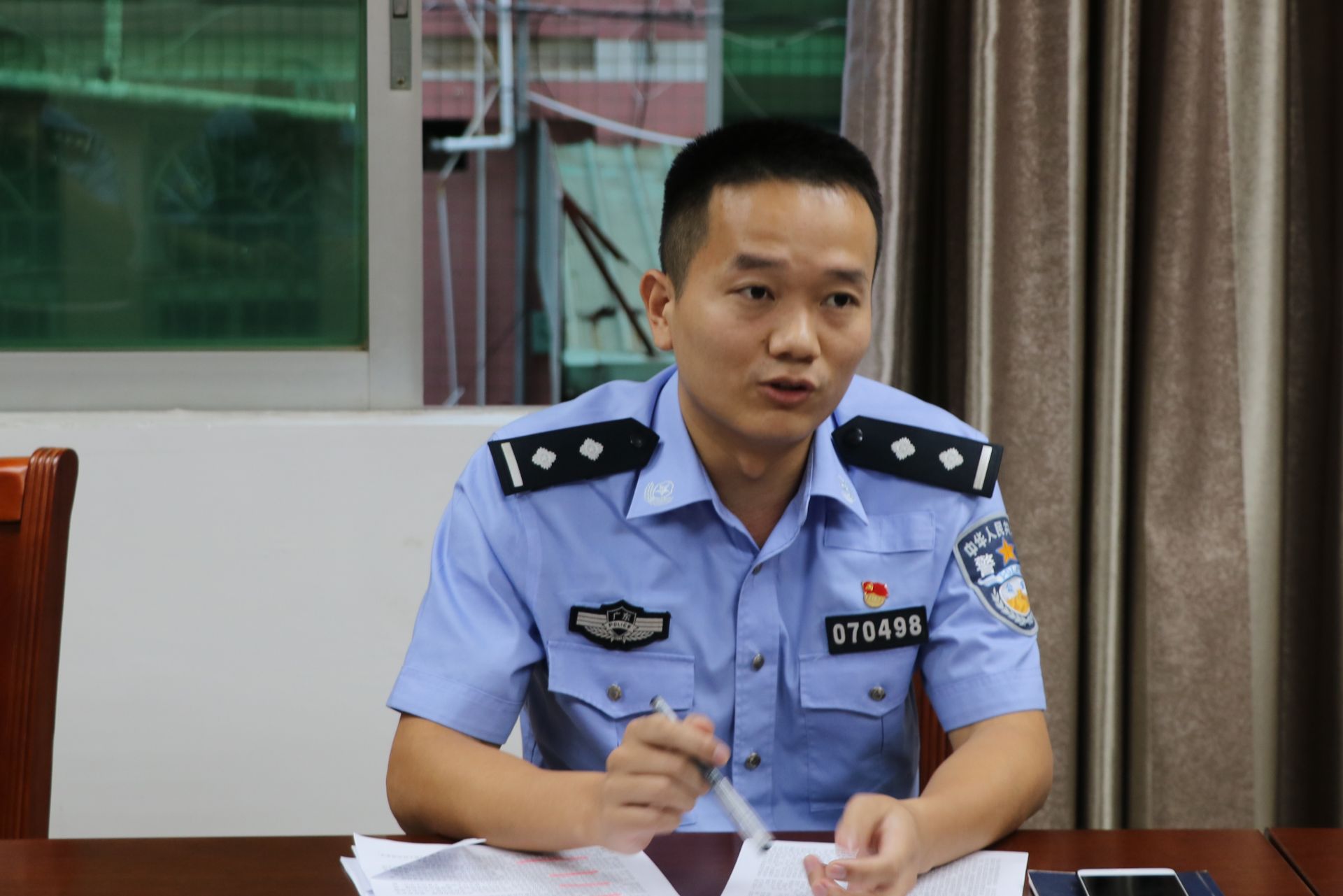 温耿锟：不断学习提高执法水平