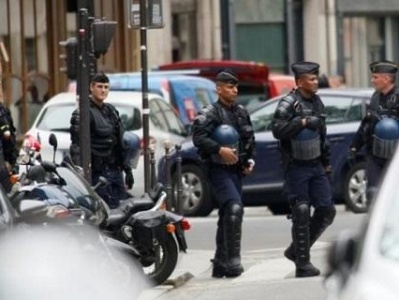 法国公布新反恐法案 持续近两年的国家紧急状态今天结束