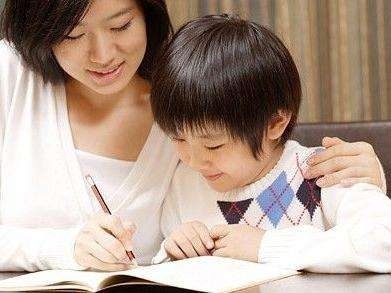 79.3%受访者赞成叫停家长为孩子作业签字的做法