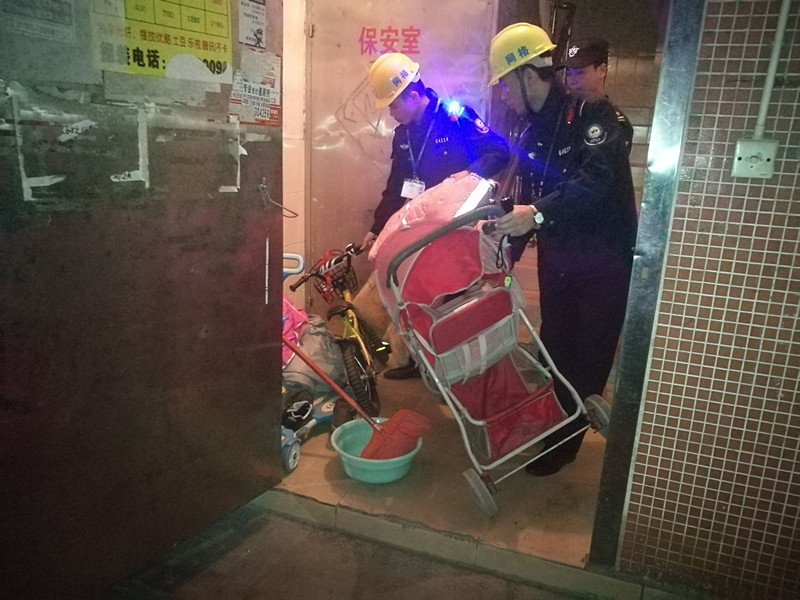 福永网格中心持续开展“夜巡”行动