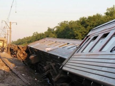 俄罗斯列车脱轨致中国旅客滞留 官方称保障必需品