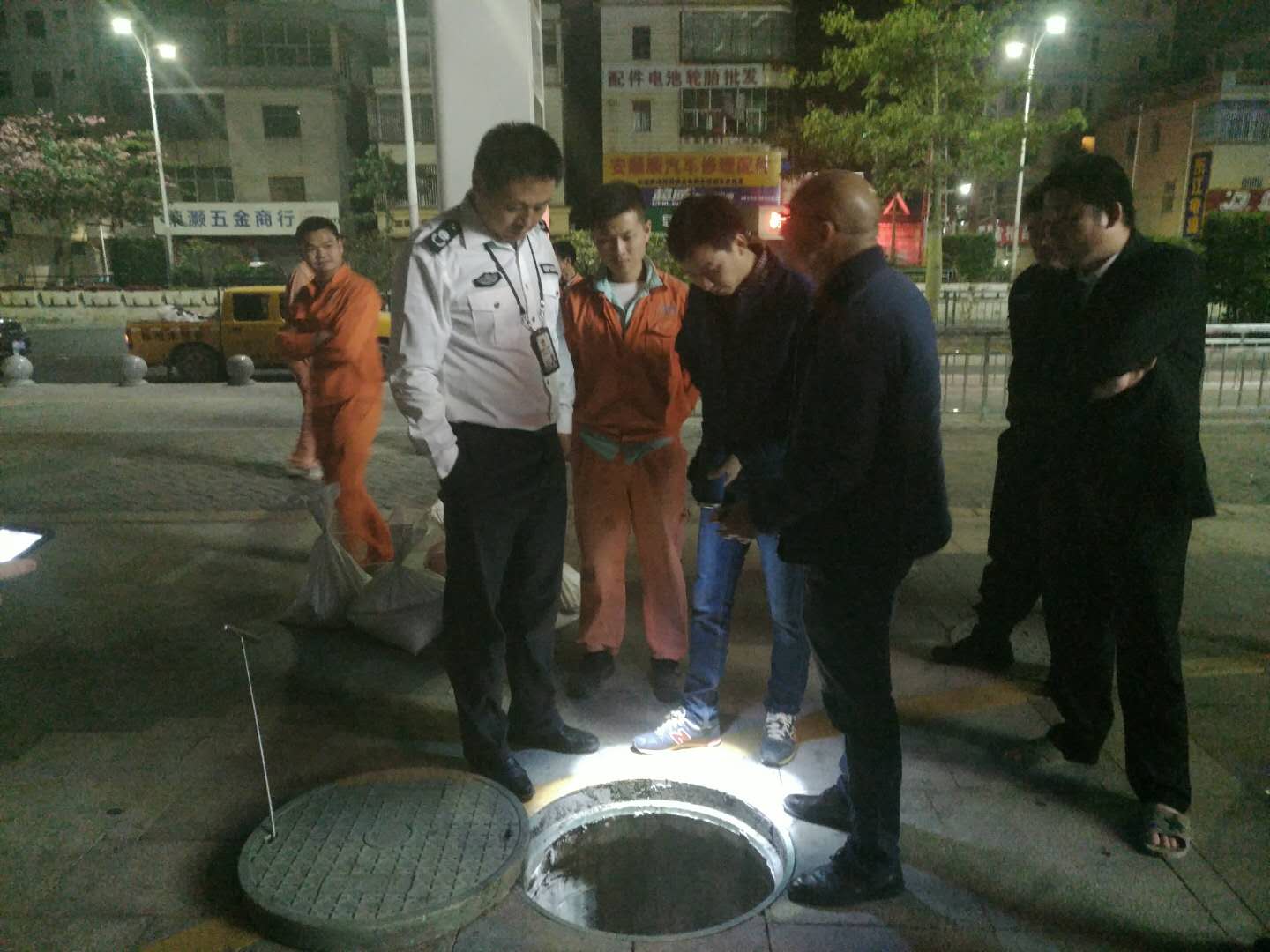 坪山“利剑一号”发力！近千人次连夜彻查重点监管企业