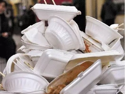 我们一天扔掉的外卖餐盒 可堆出330多个珠穆朗玛峰！