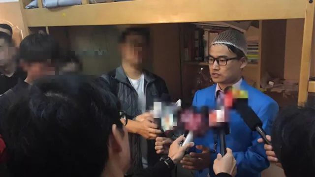 司机室车顶被撞出大洞 他对乘客说的第一句话却这么暖  