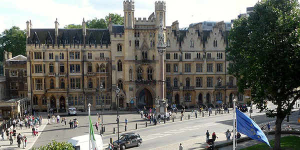 威斯敏斯特公学将在中国开6所分校，曾培养多名英国首相