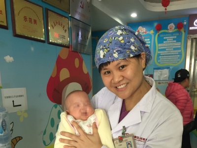 龙华区人民医院：出生时仅850克的袖珍宝宝健康出院了