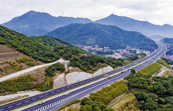 广东6条新高速公路同日开通 广州到湛江可省2小时