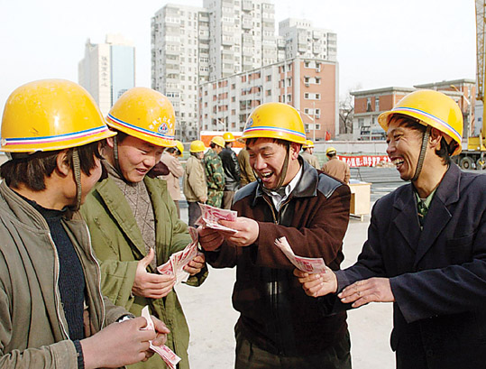12部委:各地须清偿拖欠工程款,确保农民工拿工资返乡过年