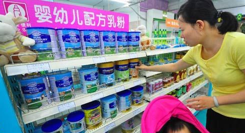奶粉注册制新政明年1月1日实行 国产奶粉与洋奶粉一较高下