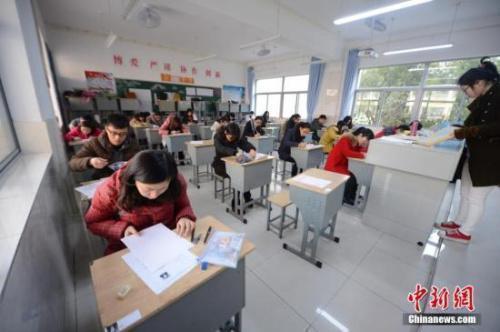 2018年国考开考：招录2.8万余人 近166万人报考