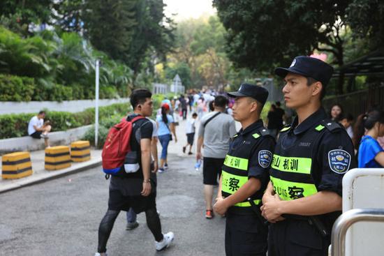 元旦假期深圳社会治安平稳有序  近3万警力路面巡逻值守