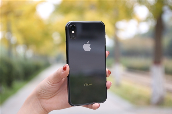 iPhone X拿下新专利 模仿刘海屏就是侵权