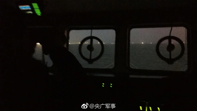 吴淞口发生沉船事故10名船员失踪 上海海警连夜救援