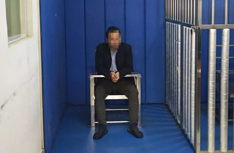 “黑大巴”竟带着整车乘客强行冲卡！违法司机已被拘留
