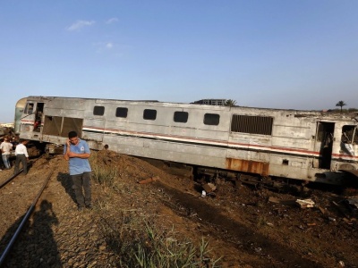 埃及北部火车相撞造成至少16人死亡 40人受伤