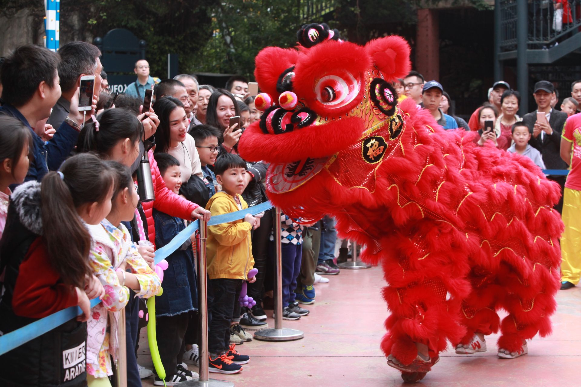 深圳欢乐谷上演了一出