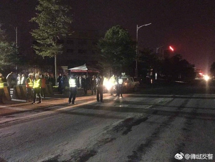 佛山地铁2号线工地地面坍塌致8人死亡，仍有3人失联