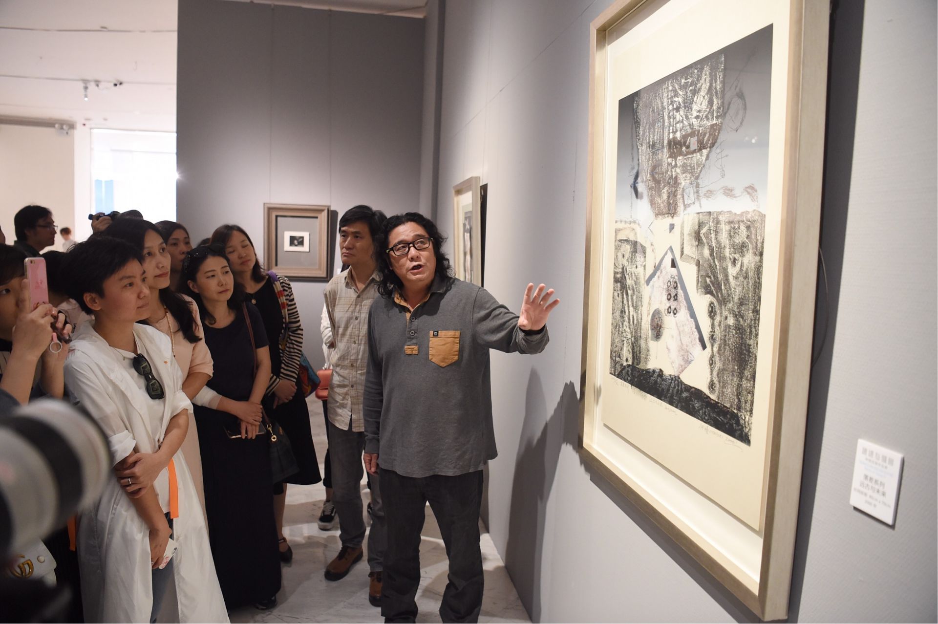 看展｜艺术家钟曦30年的“递变与循回”