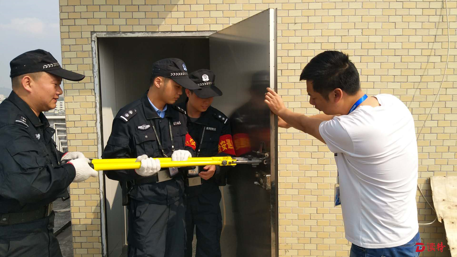 燕罗打通出租屋“上下两扇门”  畅通生命安全通道