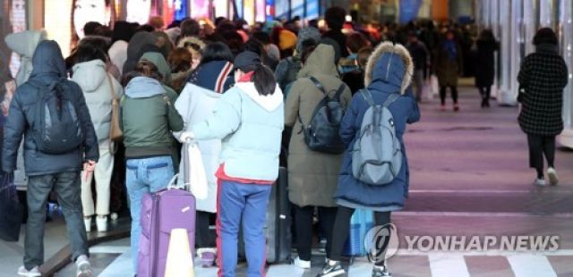 游客减少免税店销售额反增 韩媒:中国