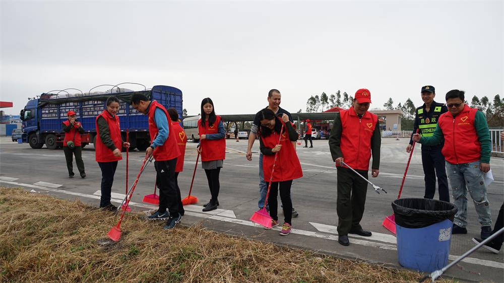 这个公司争做高速公路上的“活雷锋”