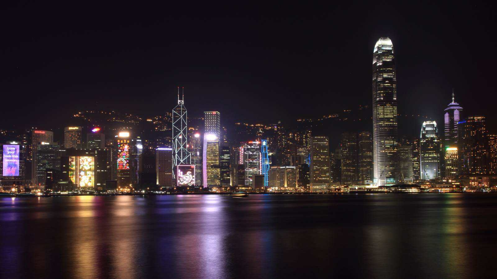 网传深圳GDP首超香港 统计局：未超 差距在缩小 