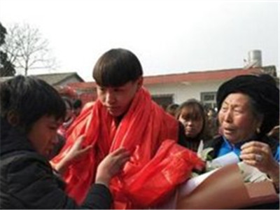 最高检明确对未成年人司法救助标准 强调保护隐私