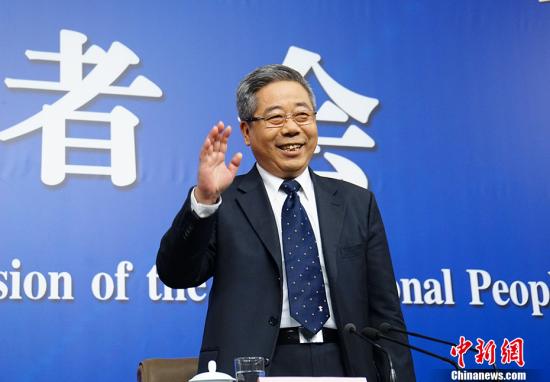 教育部长回应大学排名问题：可以去参考 但不要在乎 