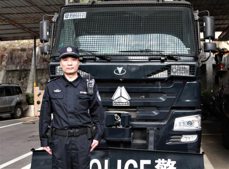 肖强：从军营到警营始终如一