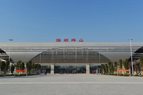 坪山：围绕年度重点任务攻坚突破