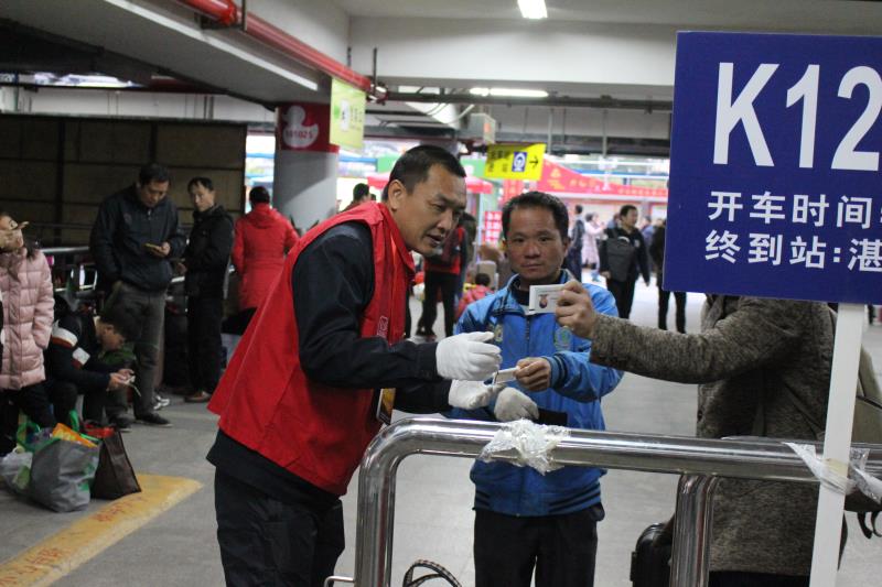 传递正能量！布吉街道全民学雷锋已有四大品牌项目