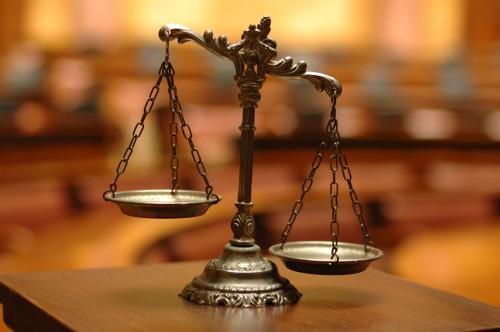 完善和发展以宪法为核心的中国特色社会主义法律体系