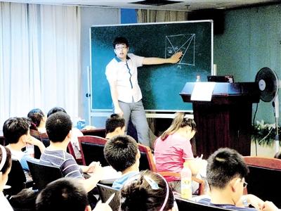 课外培训在两会上被“点名”！代表委员热议“学生减负”