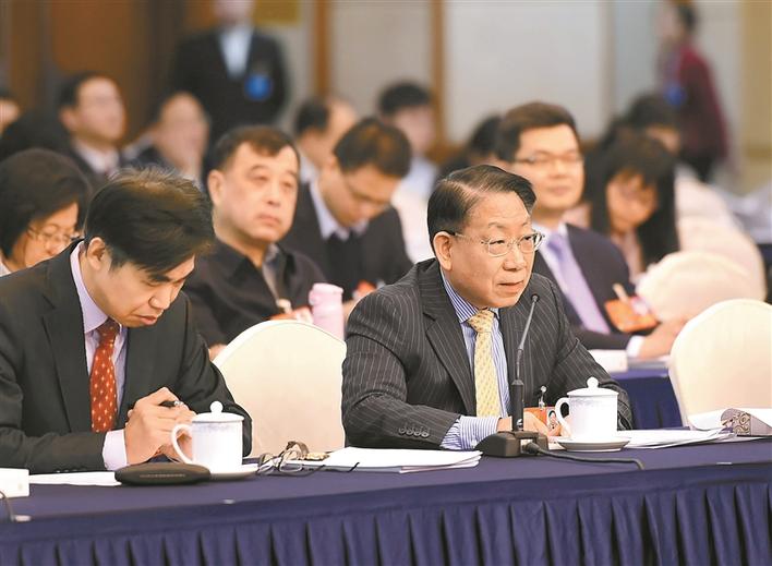 代表委员建言深化国资国企改革  国企要坚持绿色发展之路