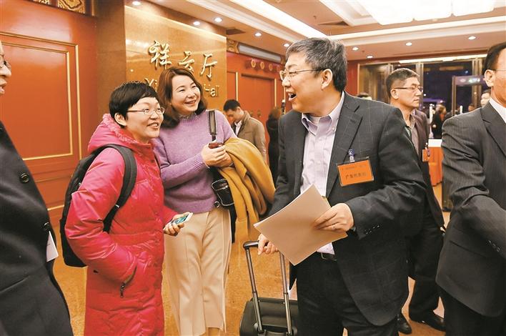 在粤全国人大代表抵京 162名代表中超七成是“新面孔”