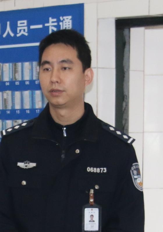 金海恩：用真心唤醒迷失的灵魂