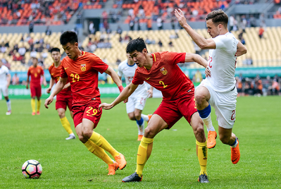 0:6是演戏，1:4是差距！国足再遭惨败中国杯垫底 