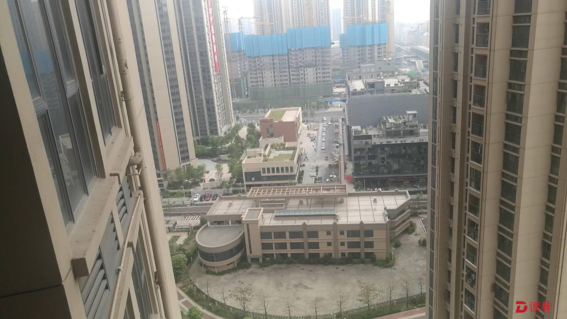 配套幼儿园空置  这个小区400幼儿无园可上