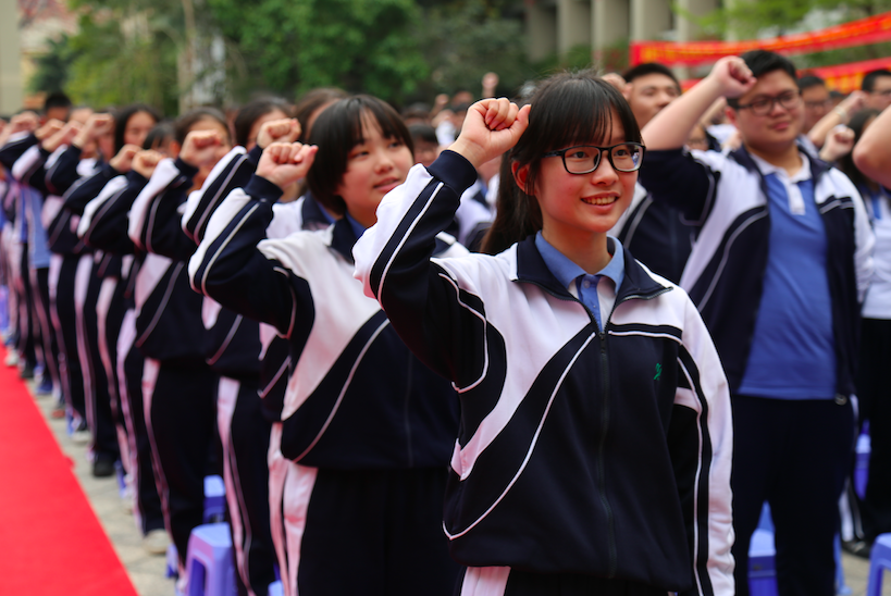 青春不留悔拼搏正当时 我们的成人礼：欢笑与泪水齐飞