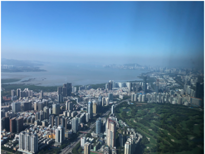从541米高空俯瞰深圳是啥感觉？记者带你漫步云端天际