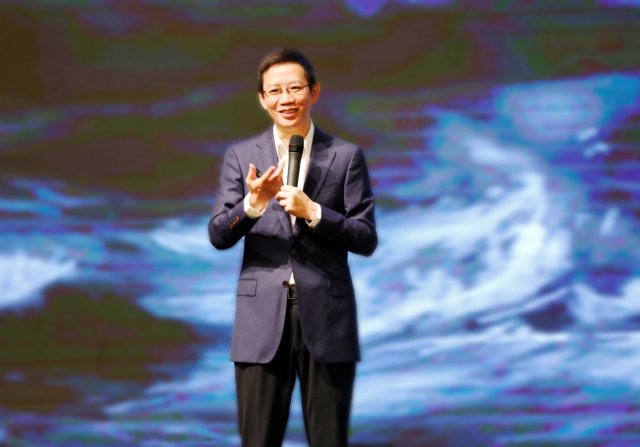 吴晓波将做客中心书城 分享新书《激荡十年，水大鱼大》