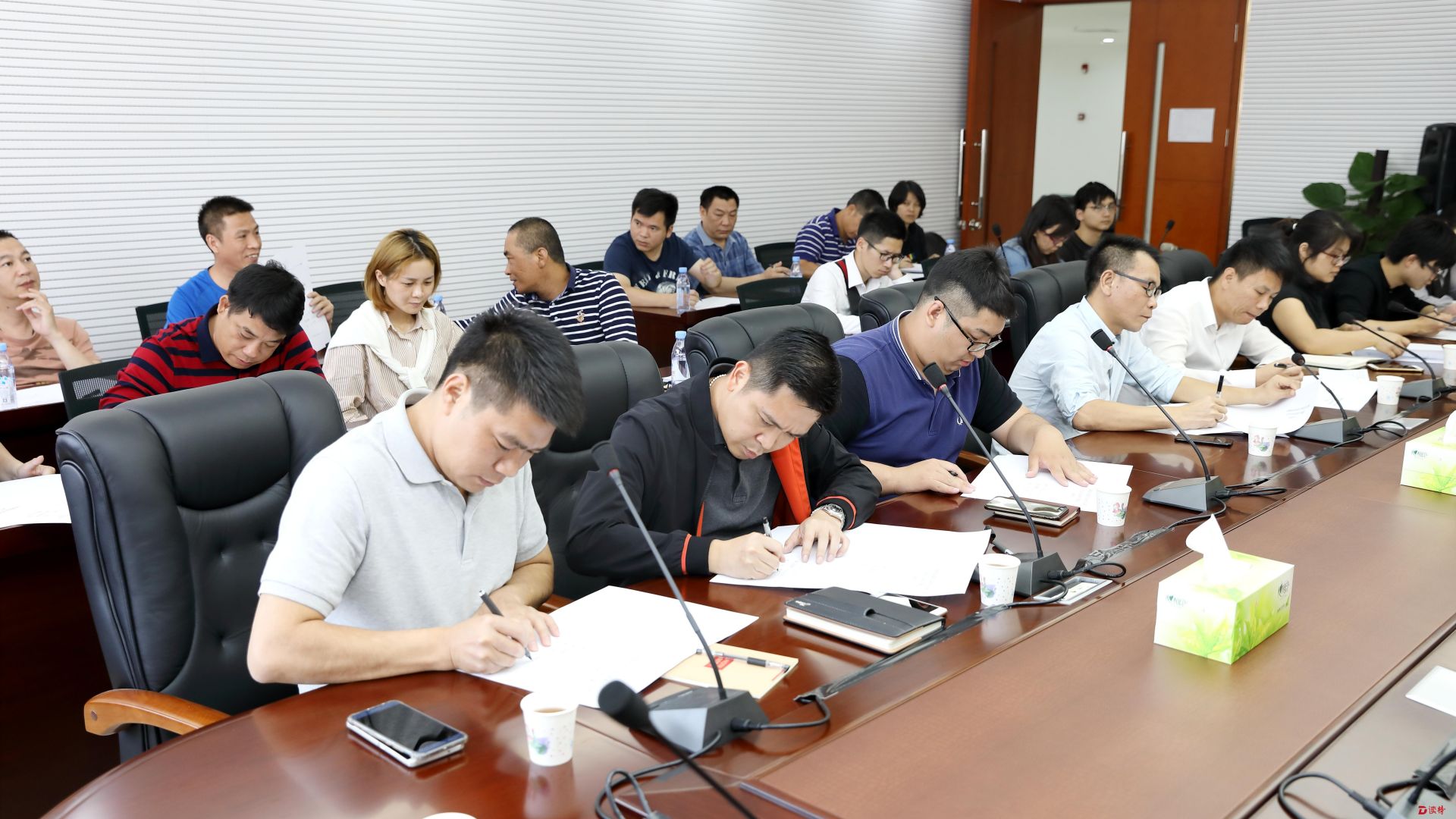 签订承诺书 航城街道规范纪检监察干部社交与业余生活