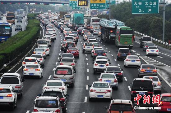 交通运输部：清明节假期高速公路小客车免费通行