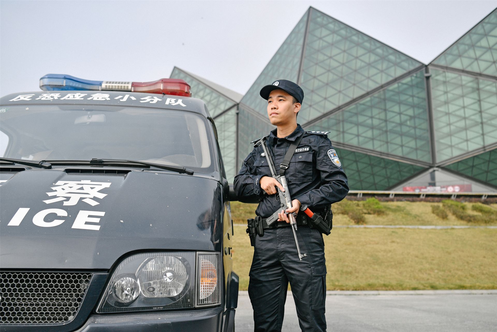 钱兴意：龙岗警队的“旋风神探”