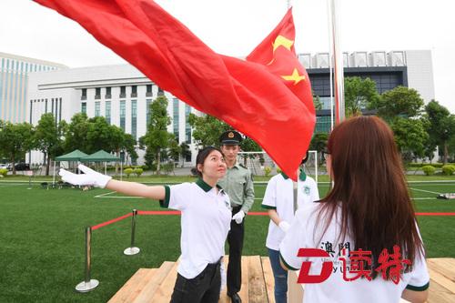 澳门大学生体验升旗仪式增强国家认同感