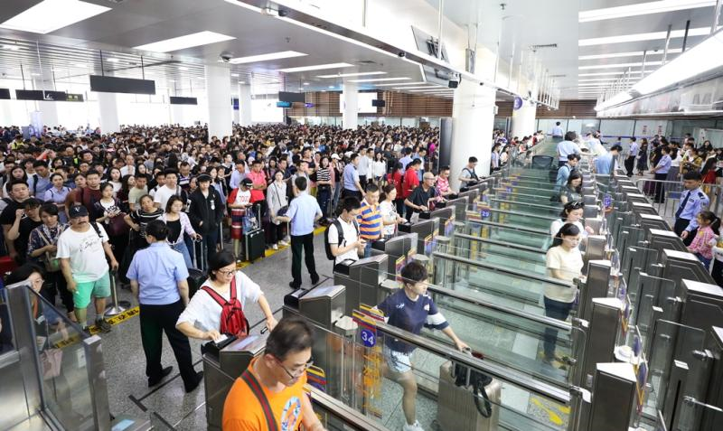 逾51万人次！“五一”假期首日深圳口岸迎来客流高峰