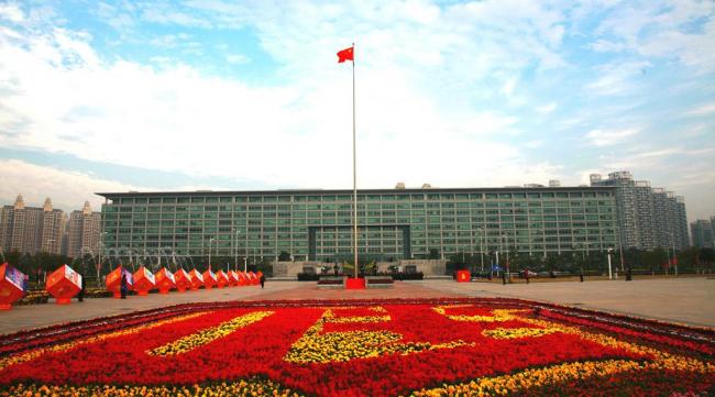 姚任到区委政法委调研：坚持严打严控严管不放松